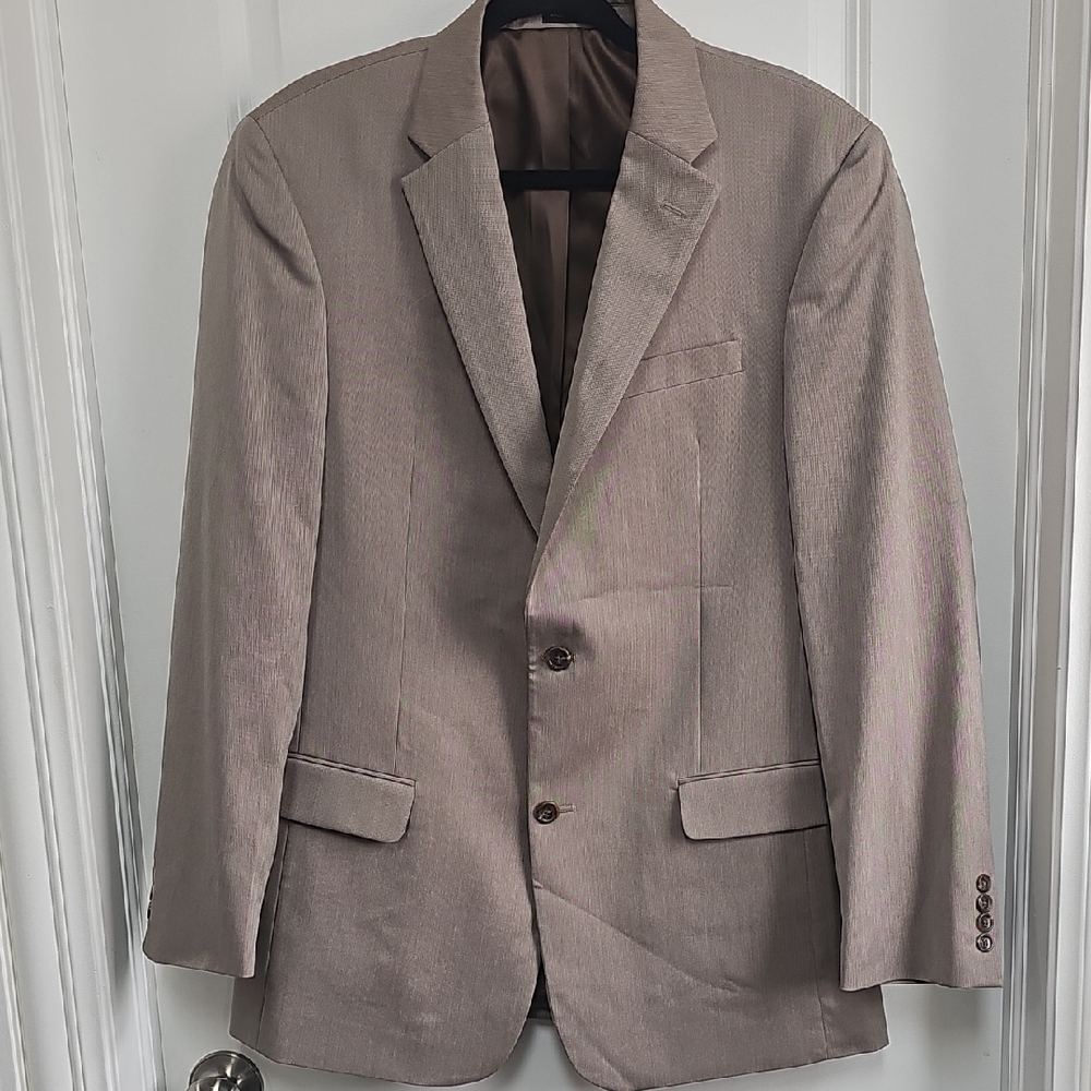 Jones New York Tan Blazer with Notched Lapels and Modern Cut